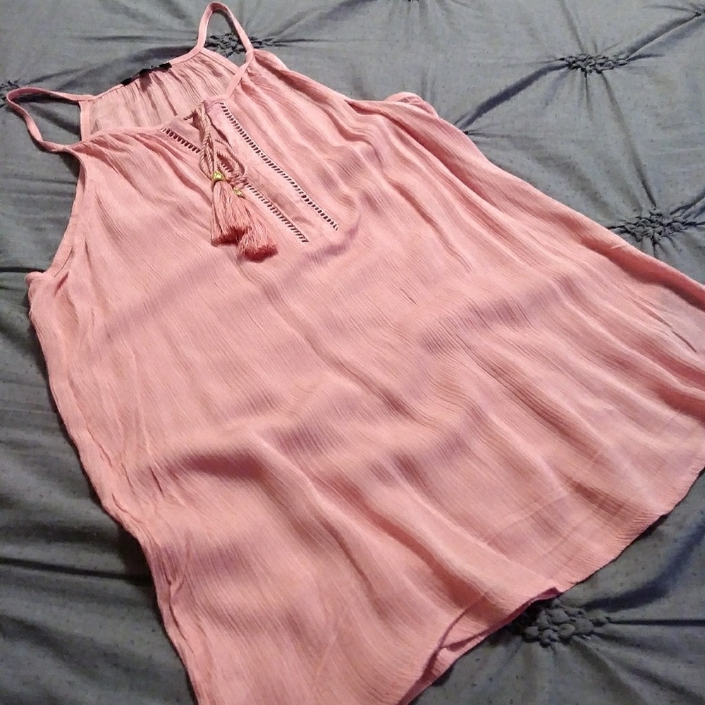 Salmon pink tank top